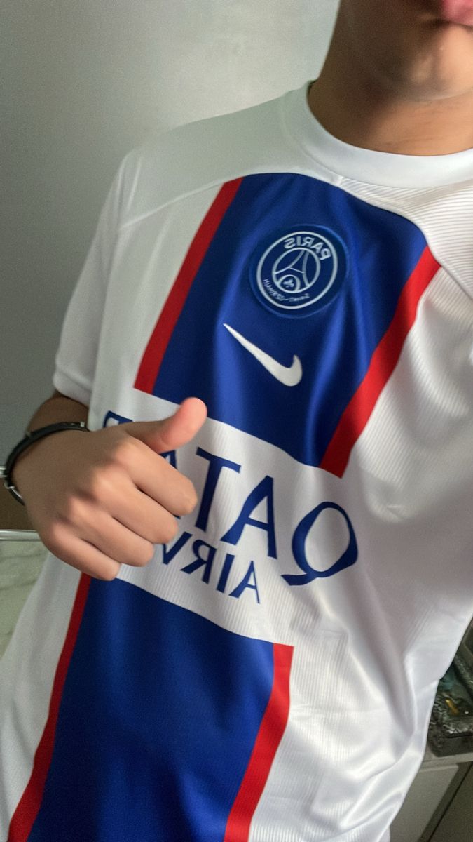 Foto de Cristina Gómez con su camiseta