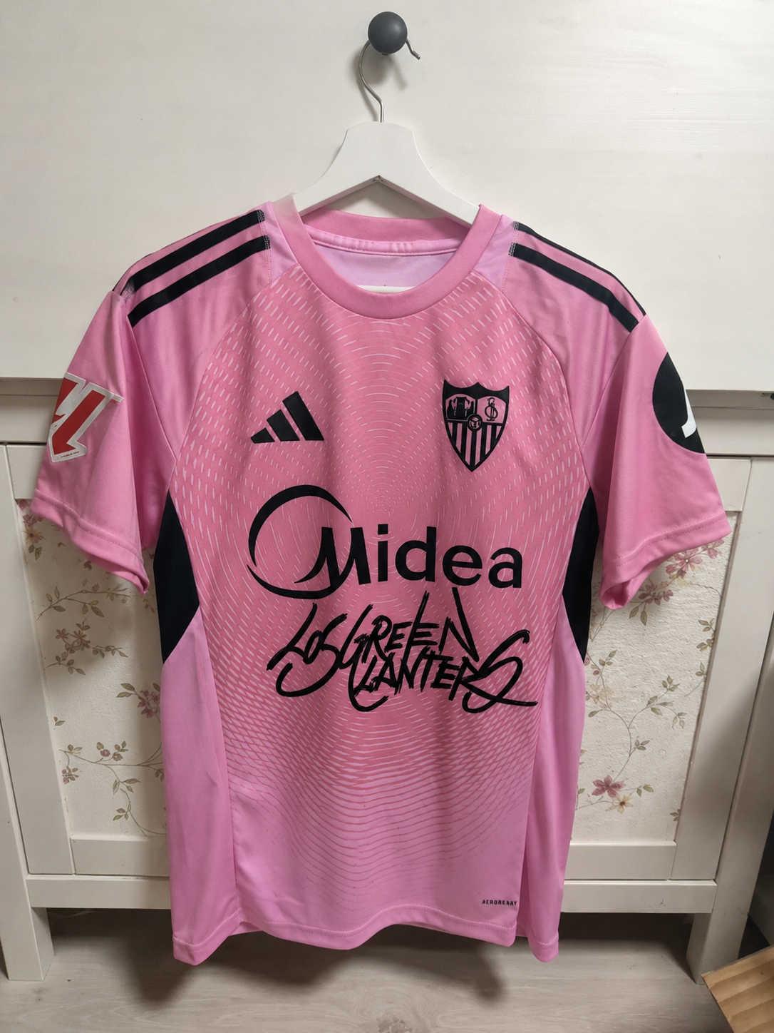 Foto de Lucía Domínguez con su camiseta