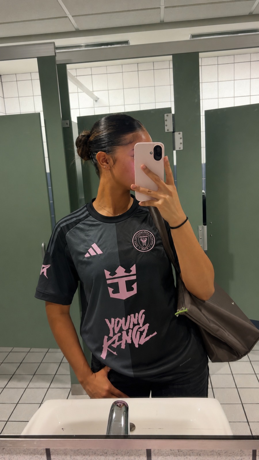 Foto de Víctor Díaz con su camiseta