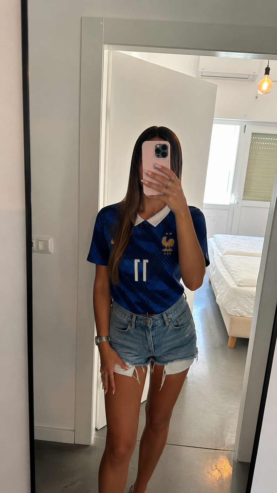 Foto de Víctor Molina con su camiseta